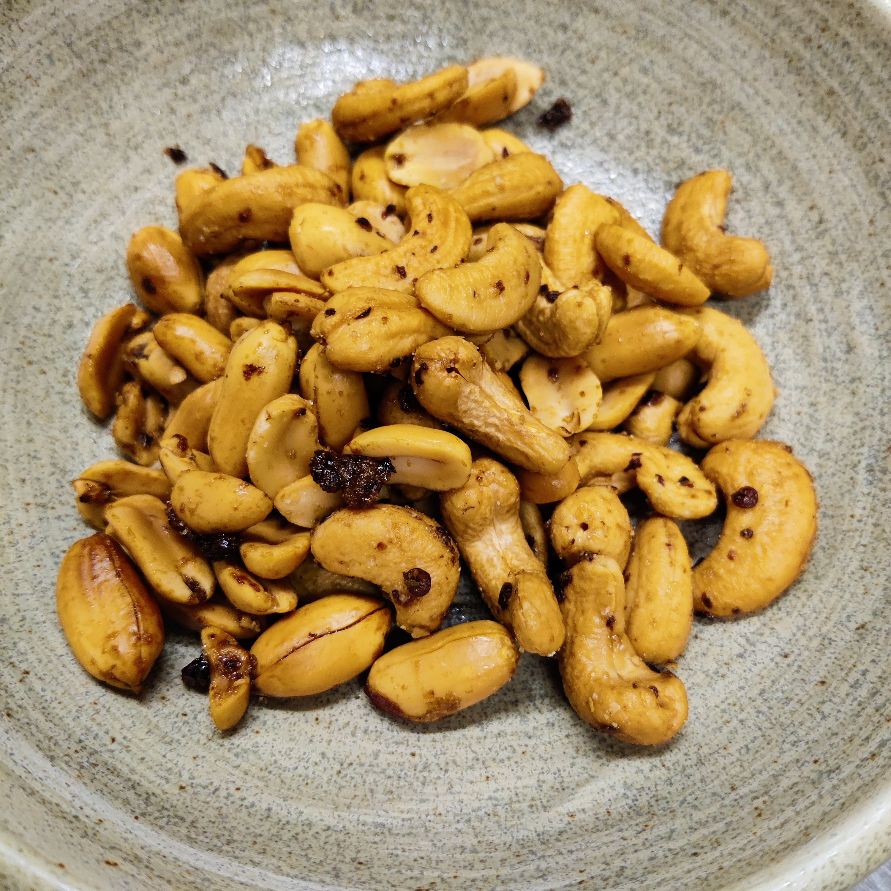 Salt and Spicy Mixed Nuts — 80g